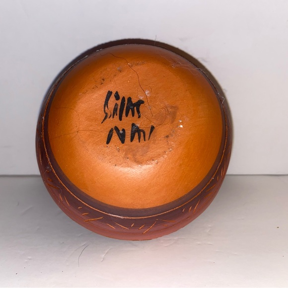 Handmade Redware Navajo Etched Vessel Bear Claw Mtn Mesa Verde Signed Silas - Picture 4 of 8